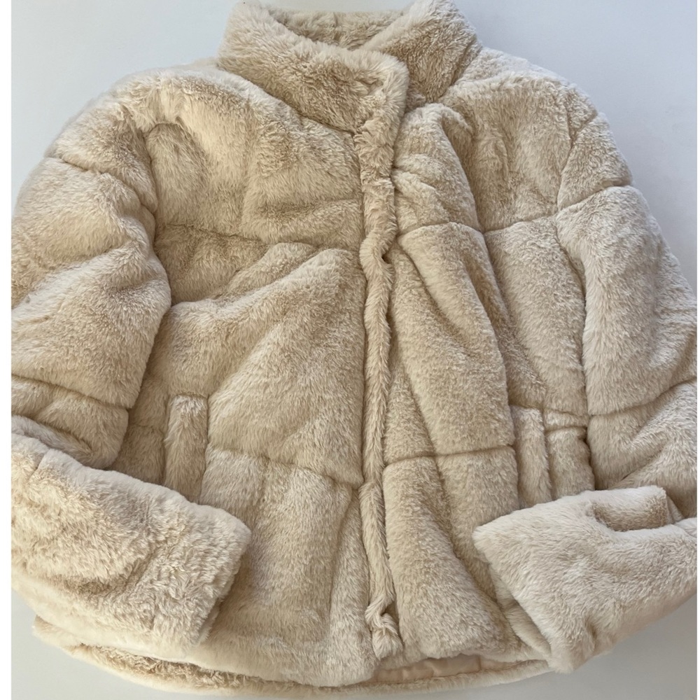Fashion Nova Women’s All Fur It Faux Cream Fur Jacket Size Large